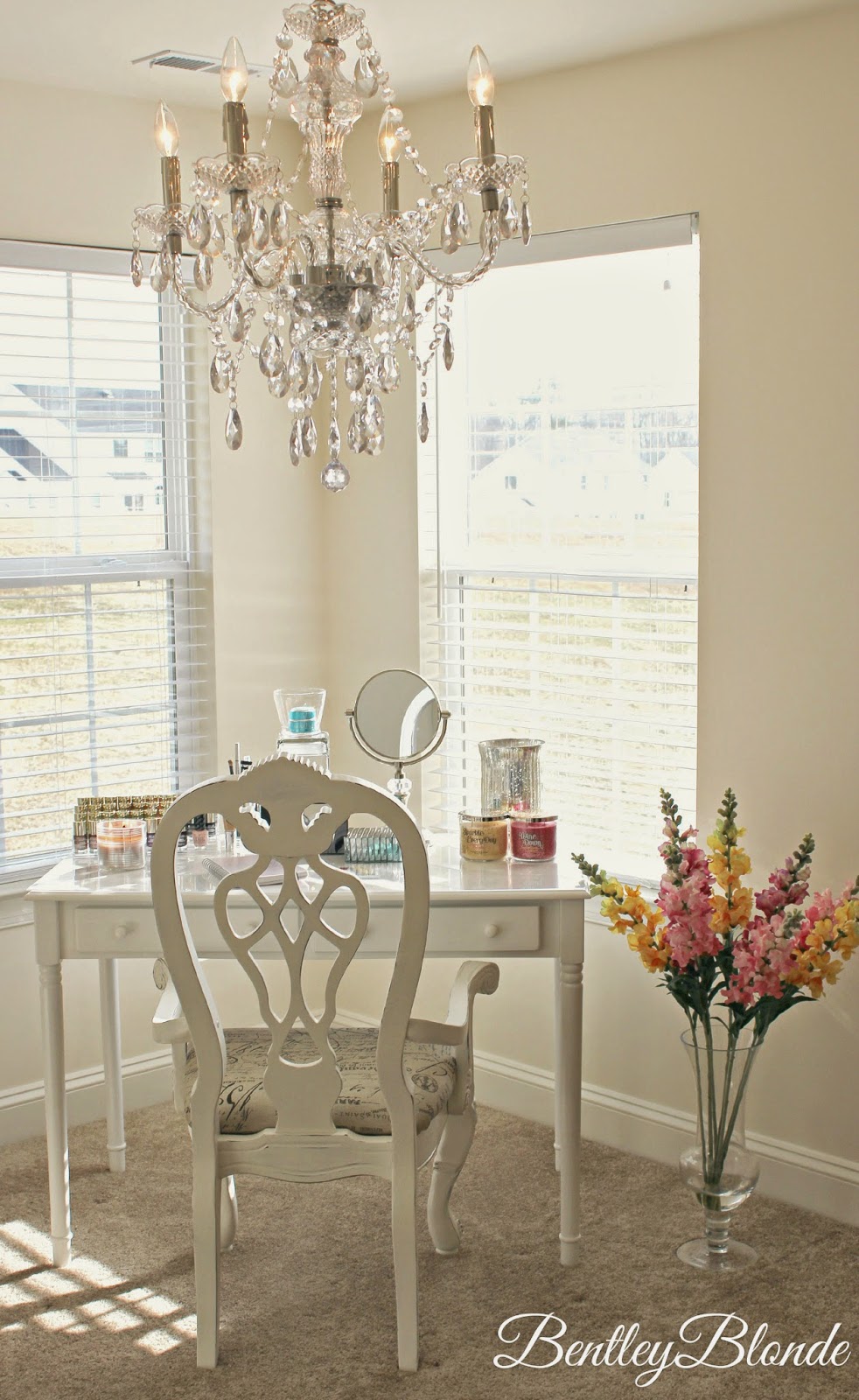 House Tour (Updated!) Holiday Home Decor | BentleyBlonde