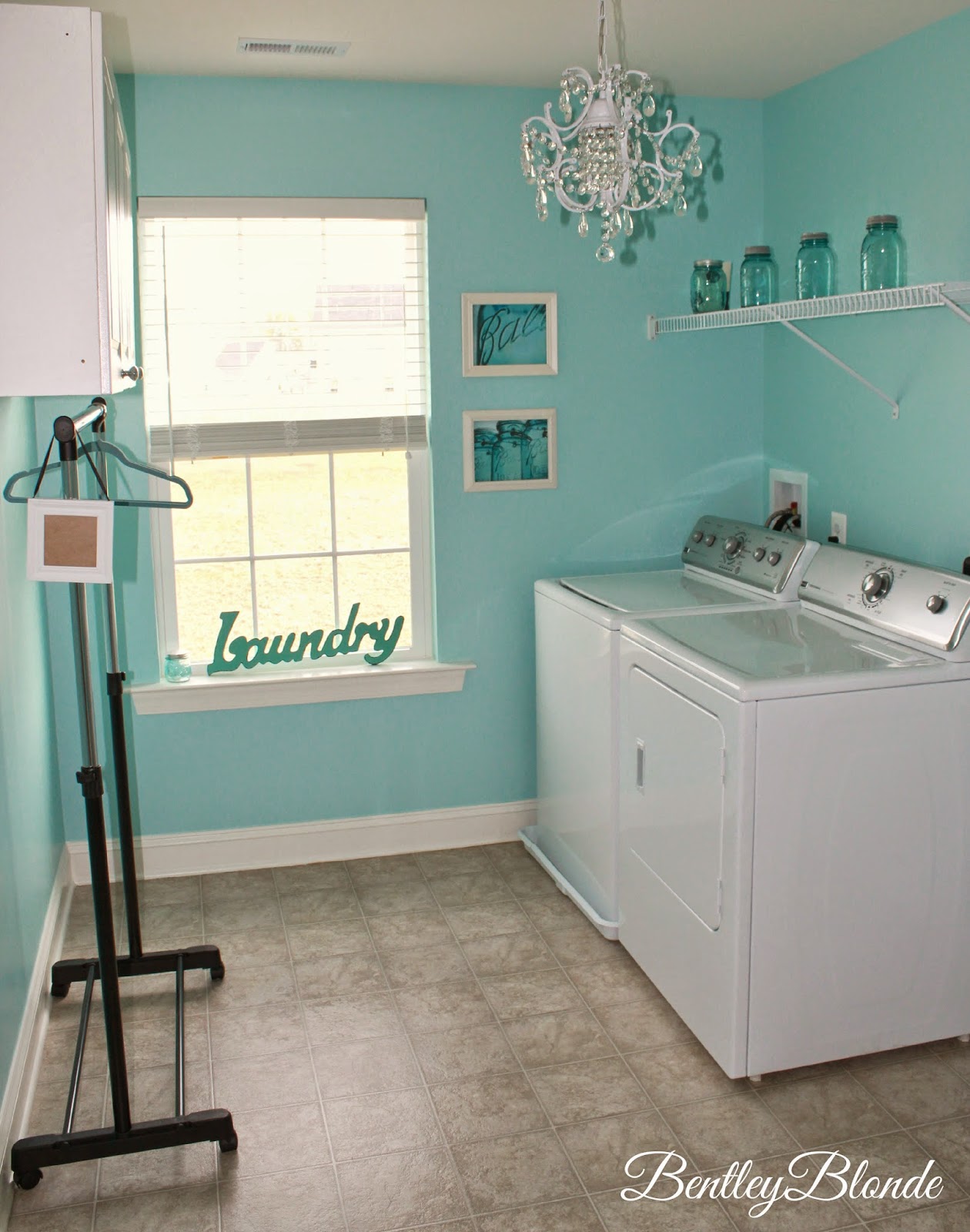 House Tour (Updated!) Holiday Home Decor | BentleyBlonde