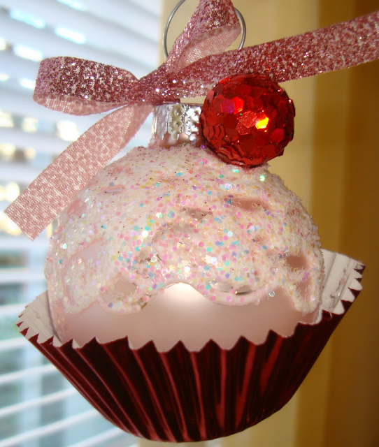 Cupcake Christmas Ornament DIY