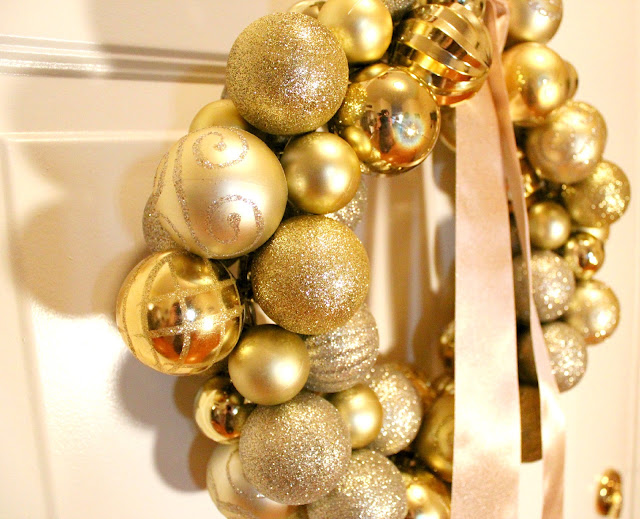 Christmas Ornament Ball Wreath Tutorial