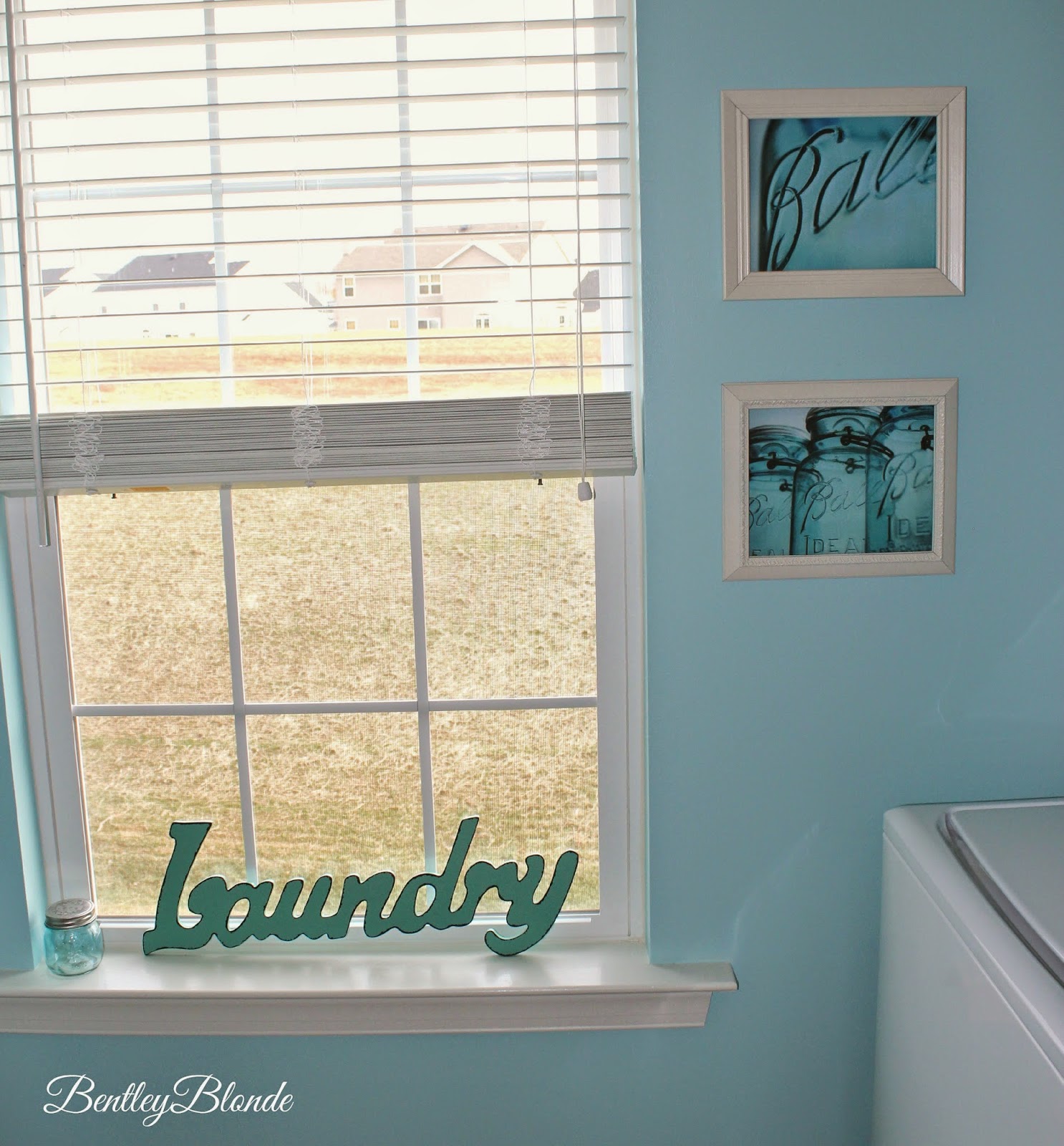 House Tour (Updated!) Holiday Home Decor | BentleyBlonde
