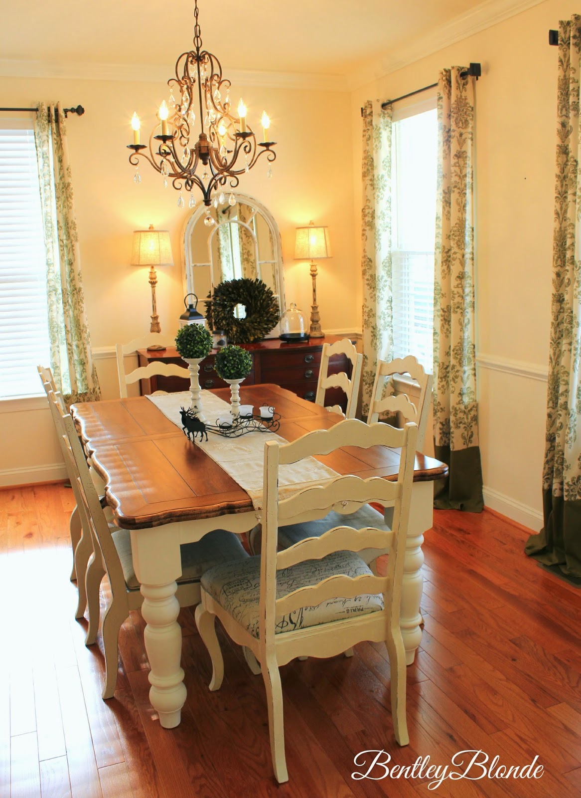 House Tour (Updated!) Holiday Home Decor | BentleyBlonde