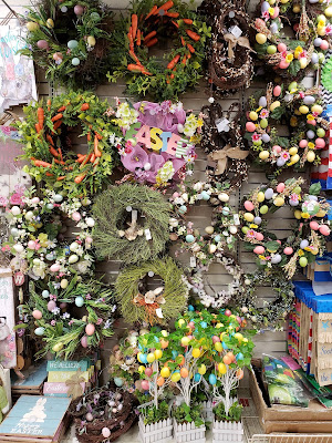 Easter Entertaining Table Decor