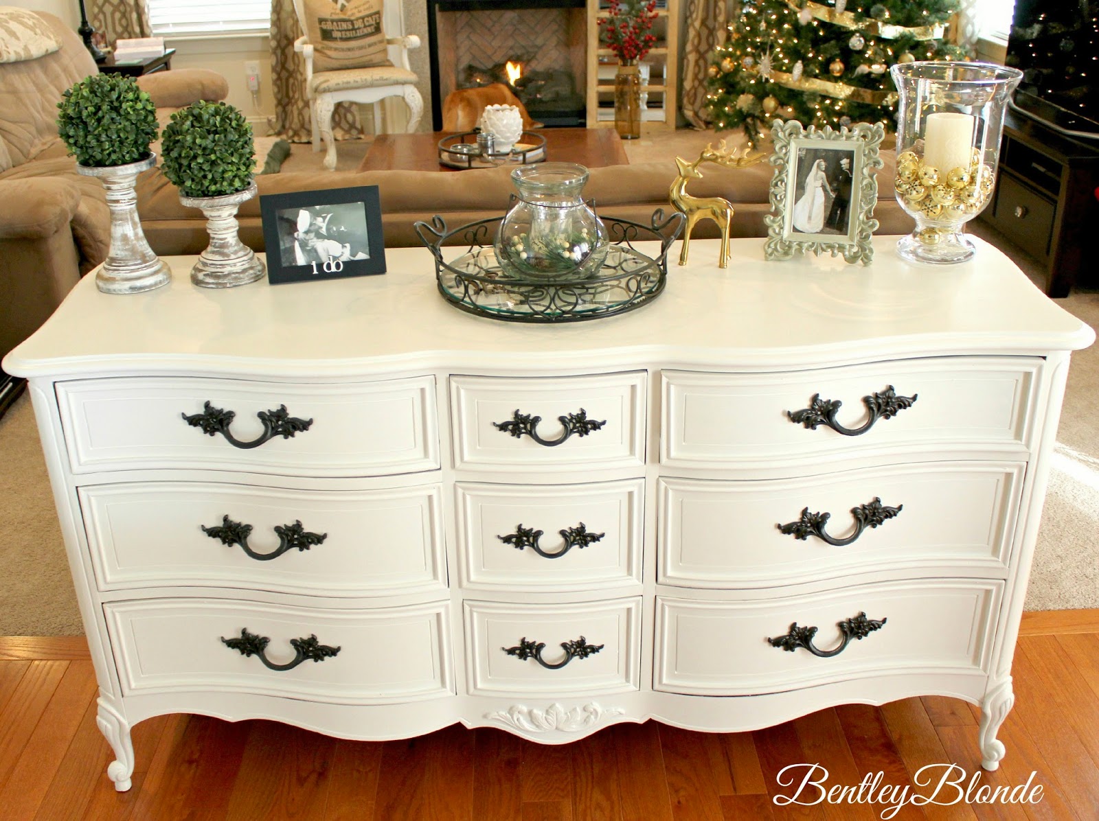 House Tour (Updated!) Holiday Home Decor | BentleyBlonde