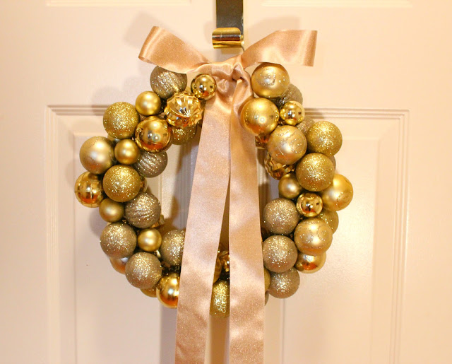 Christmas Ornament Ball Wreath Tutorial