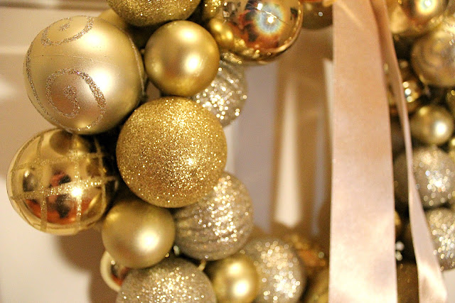 Christmas Ornament Ball Wreath Tutorial