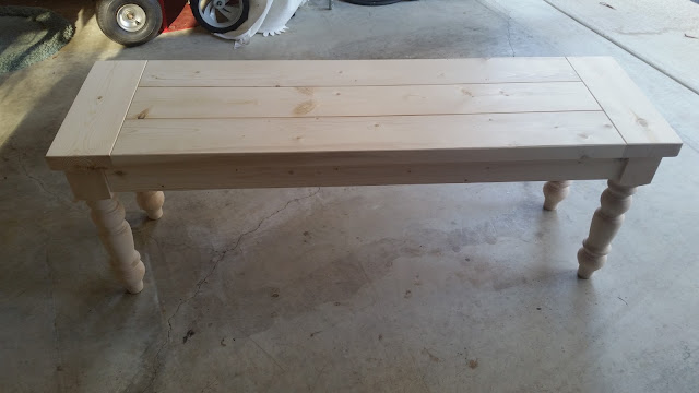 DIY Farmhouse Bench Tutorial | BentleyBlonde