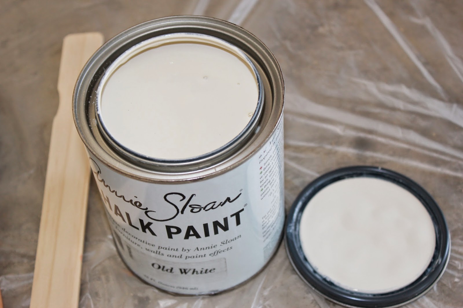 Dining Table & Chairs Makeover using Chalk Paint® decorative paint by Annie Sloan