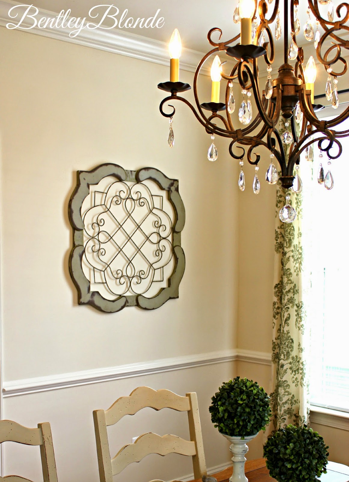 House Tour (Updated!) Holiday Home Decor | BentleyBlonde